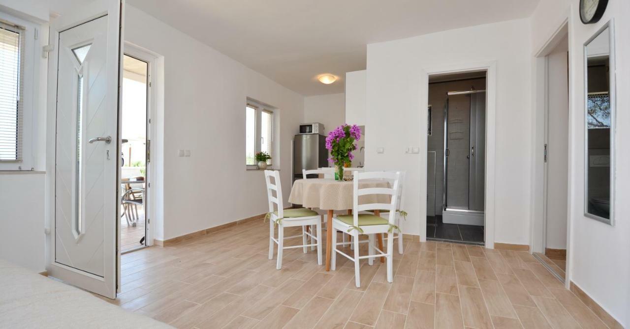 Apartmani Cesarec Basina 外观 照片